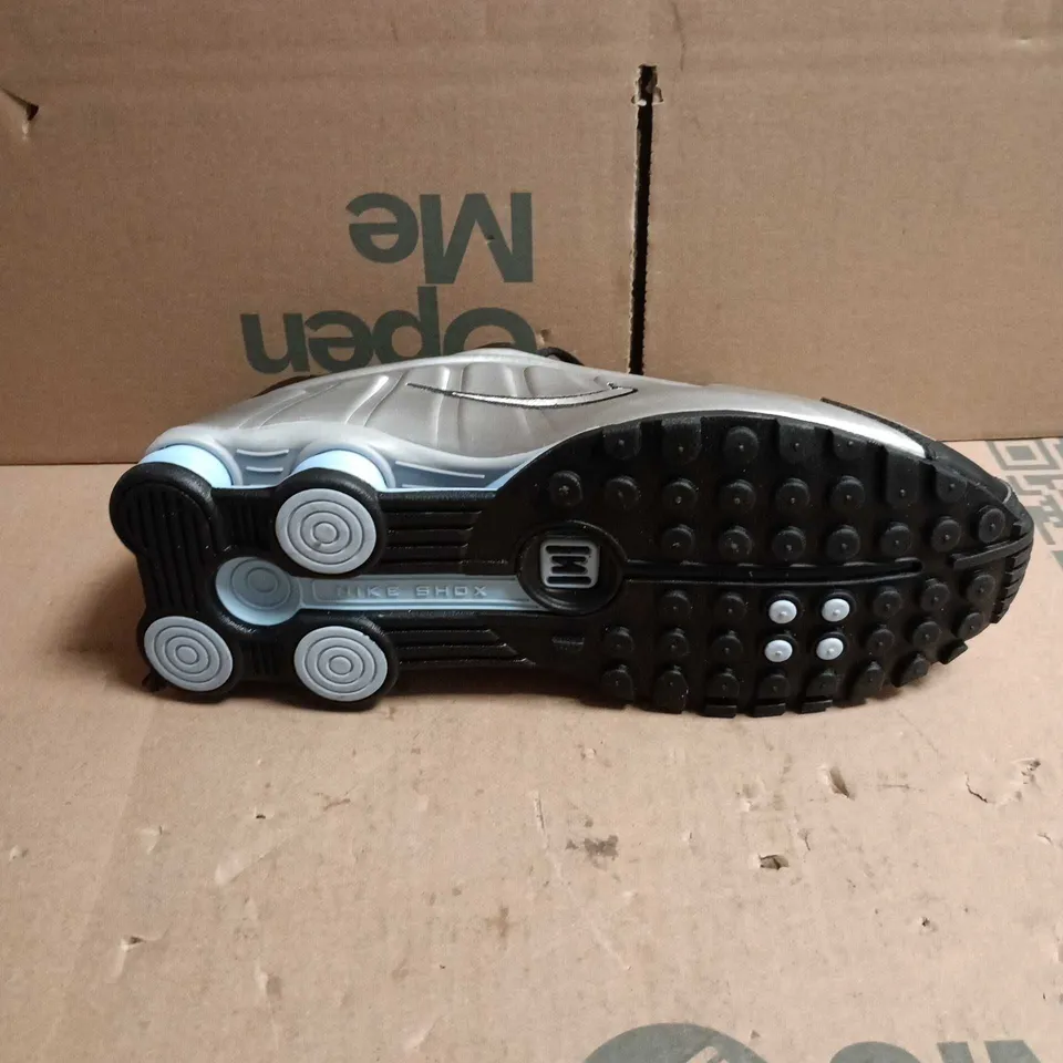PAIR OF NIKE SHOX RUNNER SHOES – UK 7.5 