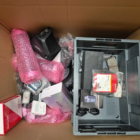 BOX OF APPROXIMATELY 20 ASSORTED CAR PARTS