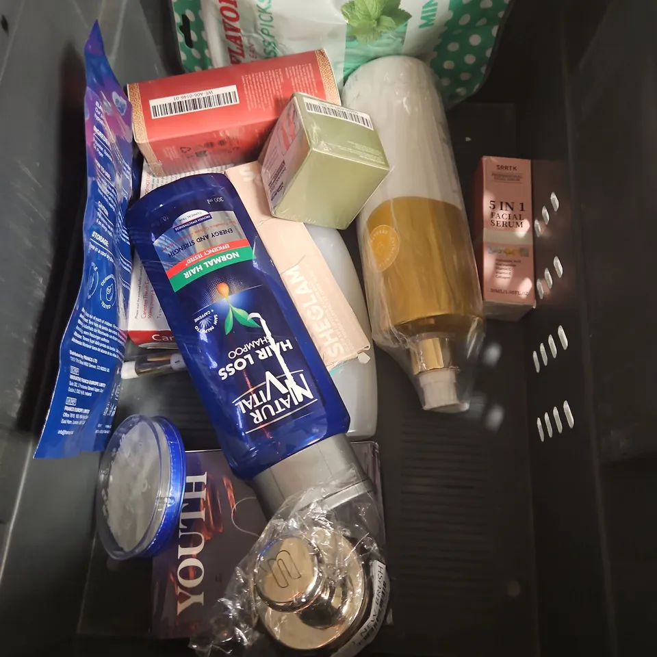 APPROXIMATEY 20 ASSORTED HEALTH AND BEAUTY PRODUCTS TO INCLUDE - DR MELAXIN PEEL SHOT - NIVEA LOTION - BARENUTS HAIR REMOVAL CREAM - ETC
