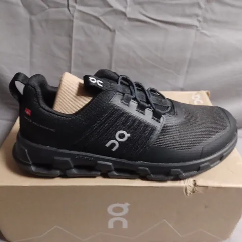 BOXED PAIR OF KIDS On Running TRAINERS – UK SIZE 2.5