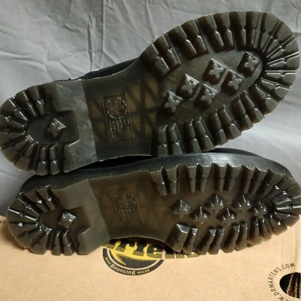 DR. MARTENS 2976 BEX BLACK CHELSEA BOOTS – UK5 / EU38