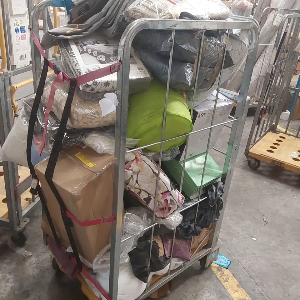 CAGE CONTAINING ASSORTED HOMEWARE ITEMS/FURNITURE PARTS ECT // CAGE NOT INCLUDED 