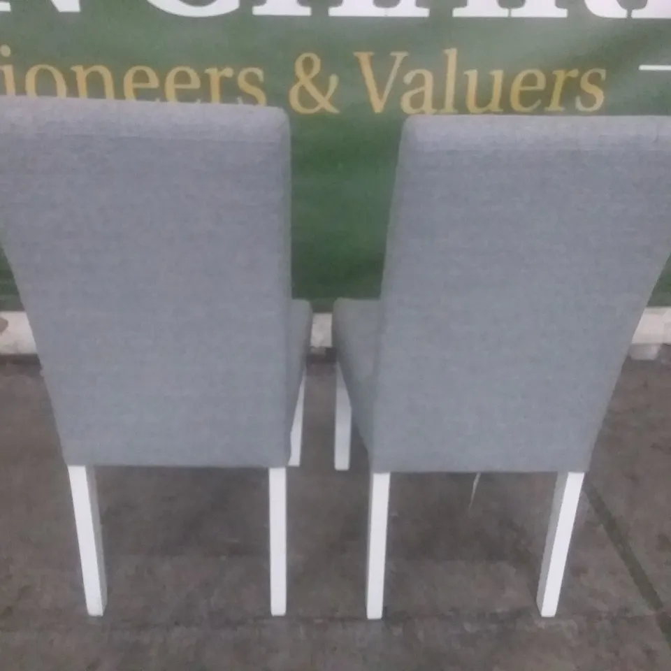 SET OF 2 NEW REGENT LIGHT GREY FABRIC BUTTON BACK DINING CHAIRS (WHITE LEG)