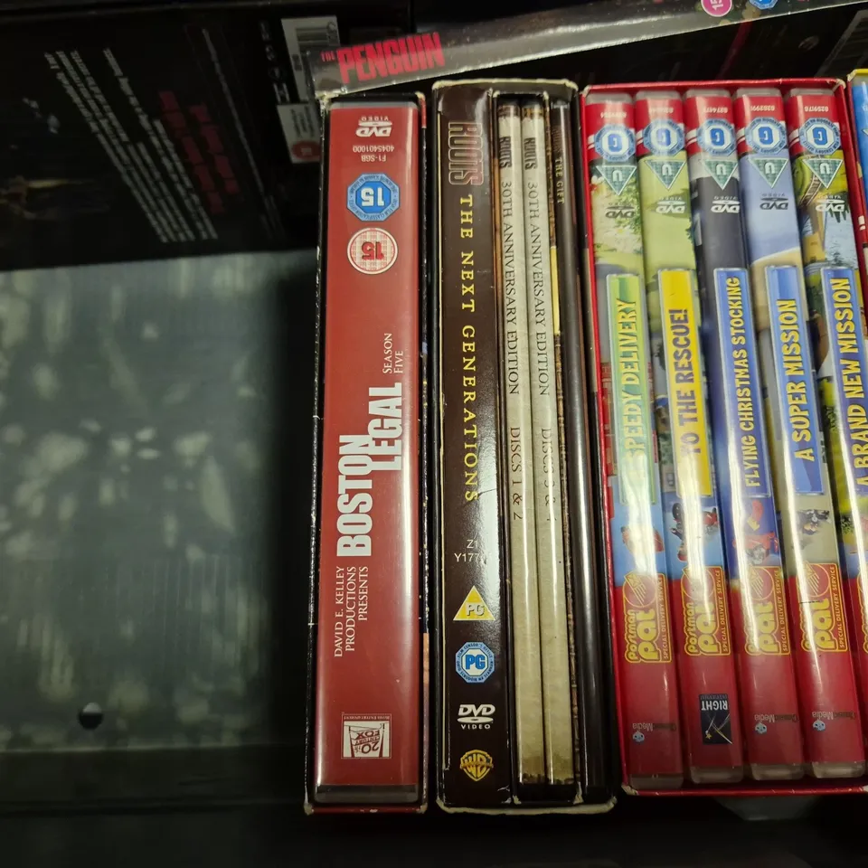 TOTE OF APPROXIMATELY 12 ASSORTED DVD'S TO INCLUDE - DISNEY 101 DALMATIANS , SWEET SIXTEEN , MR WOODCOCK ETC