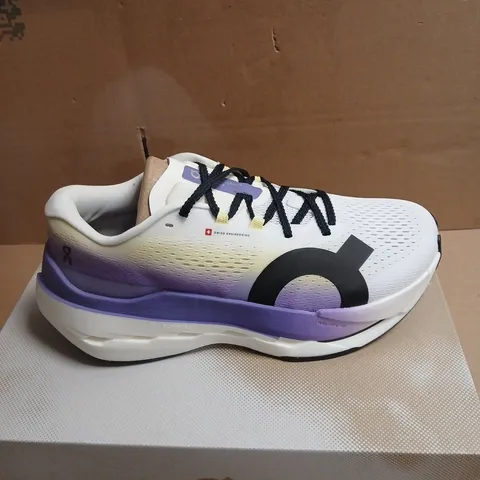 ON RUNNING WHITE KNIT RUNNING SHOES WITH PURPLE GRADIENT HEEL – BOXED UK 8.5