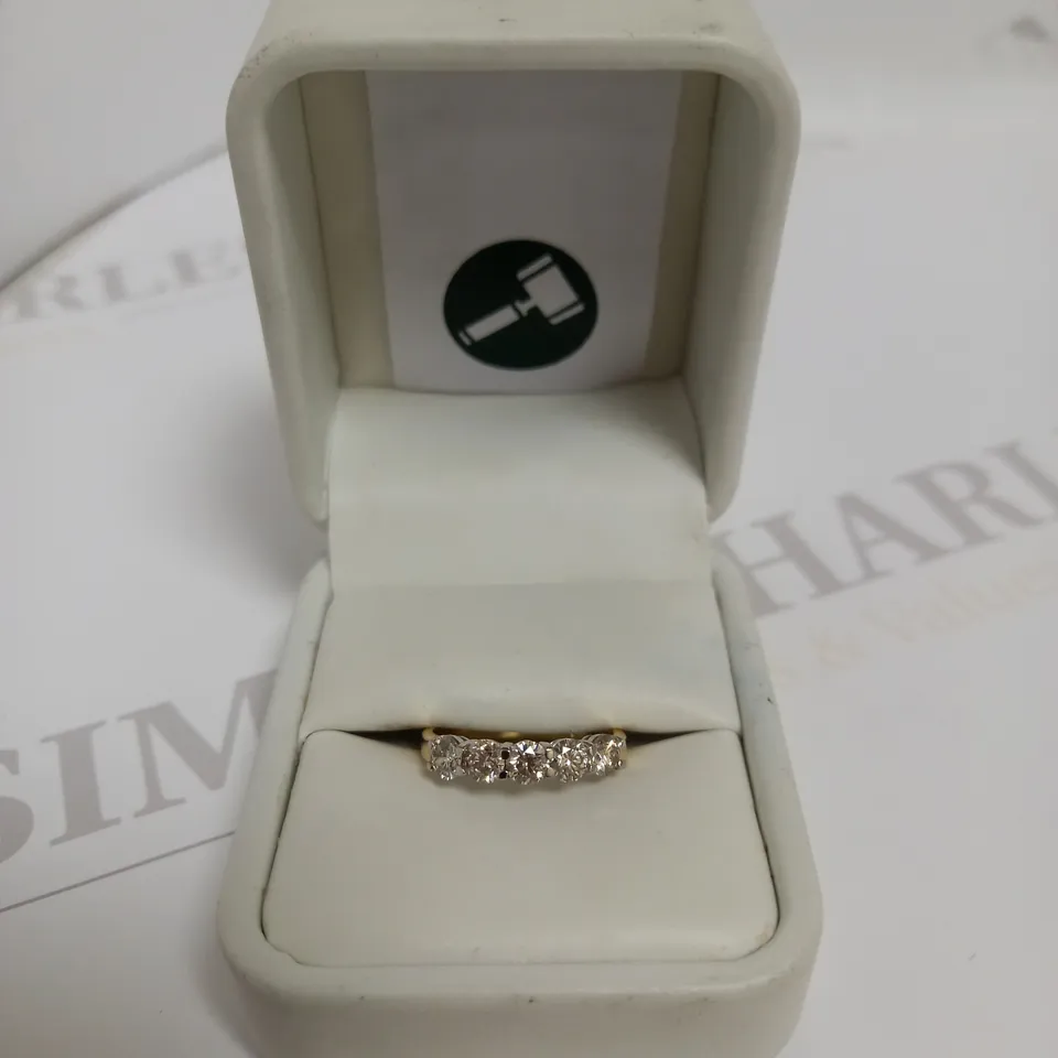 DESIGNER 18CT GOLD FIVE STONE HALF ETERNITY RING SET WITH DIAMONDS WEIGHING +-1.06CT