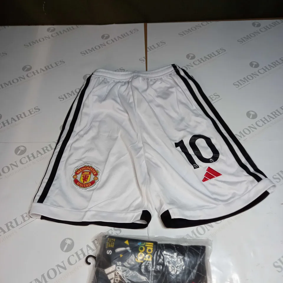MANCHESTER UNITED FC FUL KIT WITH RUPEY 10 SIZE 24