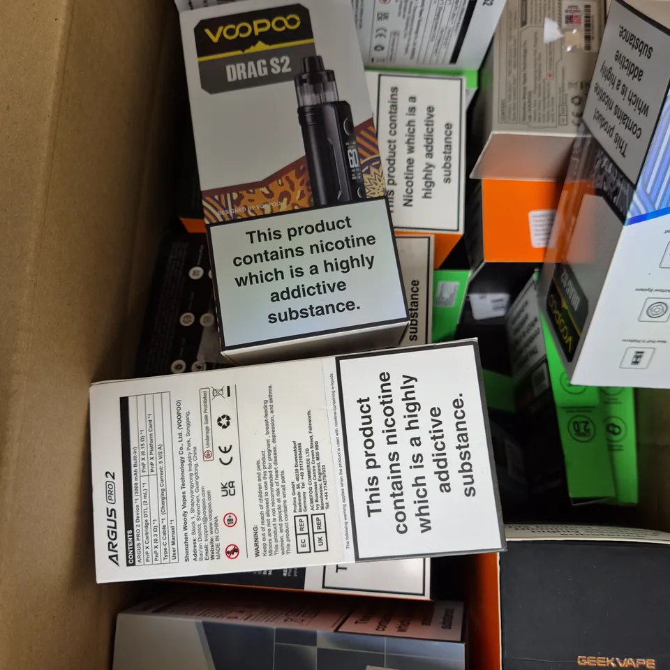 APPROXIMATELY 15 ASSORTED E-CIGARETTE PRODUCTS TO INCLUDE - VAPORESSO, VOOPOO, GEEKVAPE ETC 