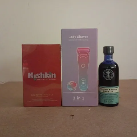 APPROXIMATELY 12 ASSORTED COSMETIC ITEMS TO INCLUDE LADY SHAVER, NEAL'S YARD, ETC - COLLECTION ONLY