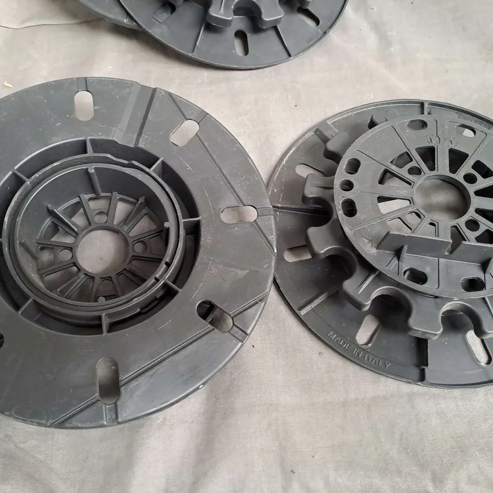 LOT OF FREE SPINNING BLACK PLASTIC ITEMS