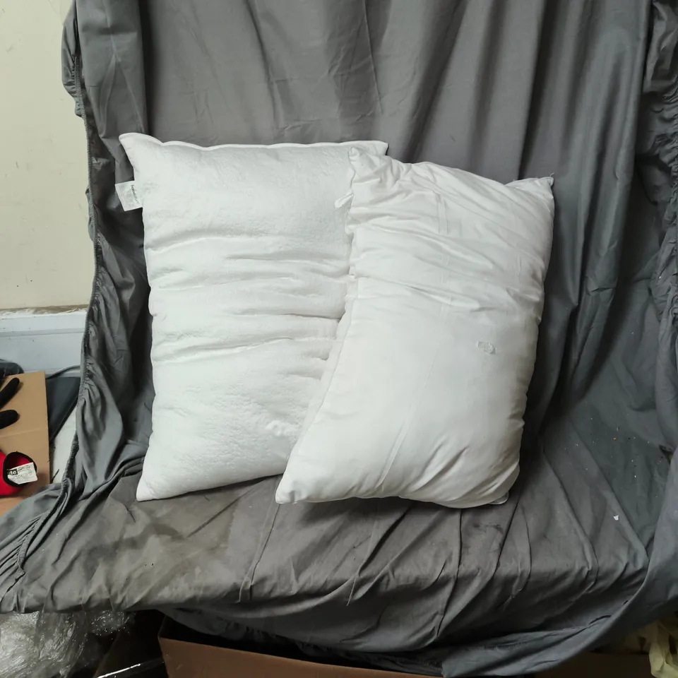 CAGE OF APPROXIMATELY 10 ASSORTED HOUSEHOLD ITEMS INCLUDING PILLOWS AND DUVETS OF VARIOUS SIZES