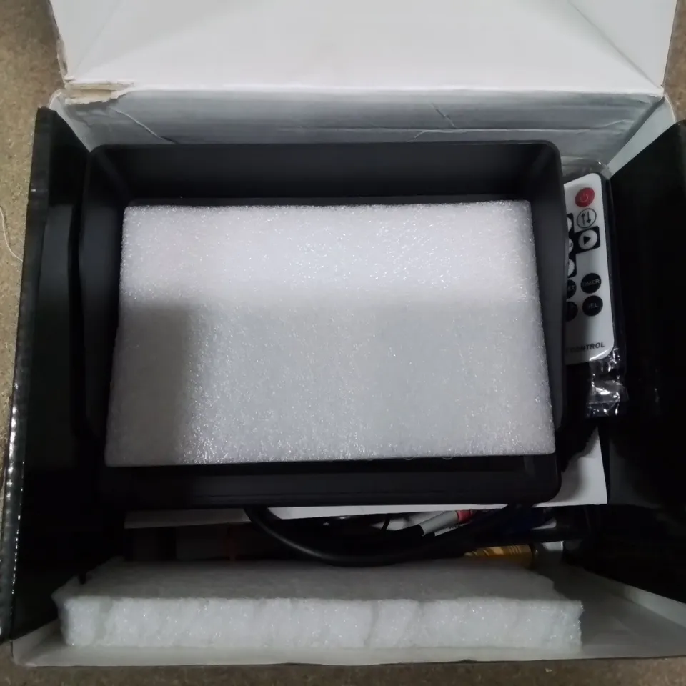 BOXED 7” WATERPROOF DASHBOARD MONITOR