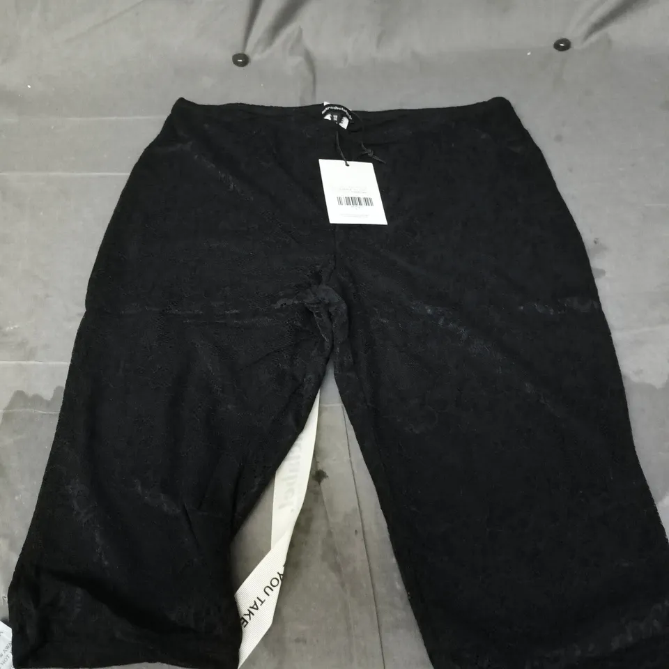MARS THE LABEL BLACK LACE SHORTS SIZE 14 