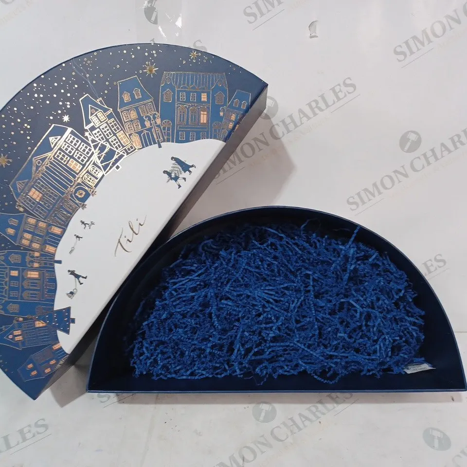 TILI FESTIVE SCENE SEMI-CIRCLE STORAGE BOX IN NAVY