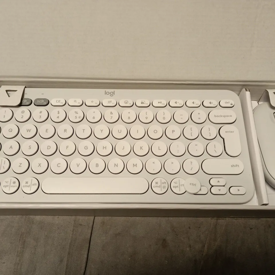 LOGITECH PEBBLE 2 COMBO KEYBOARD & MOUSE SET 