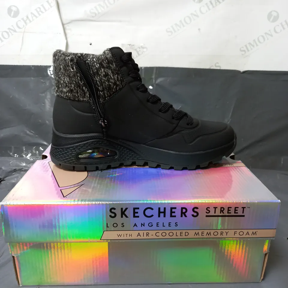 SKECHERS ANKLE BOOTS SIZE 6