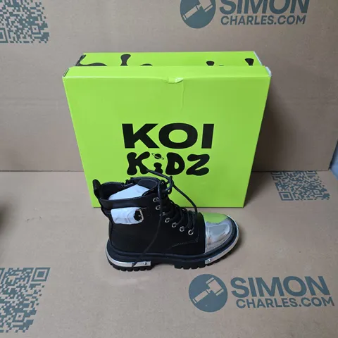 BOXED KOI KIDZ LIL' BORIN HARDWARE BOOTS BLACK / METAL UK SIZE 12 