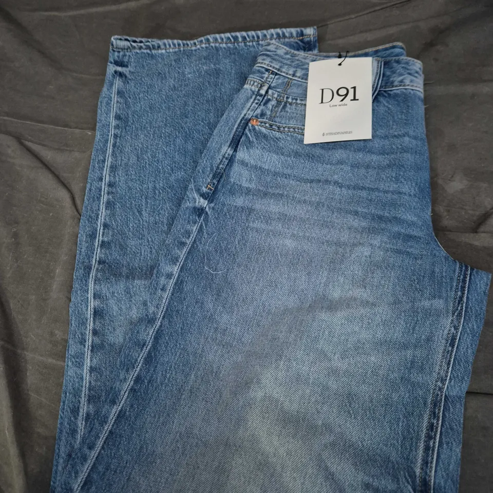 STRADIVARIUS D91 LOW-WIDE JEANS – BLUE DENIM SIZE 8