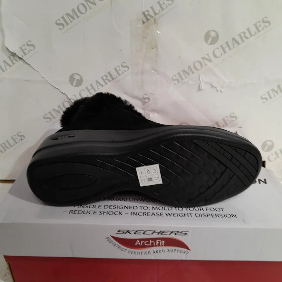 SKECHERS BLACK WEDGE BOOTS - SIZE 5.5