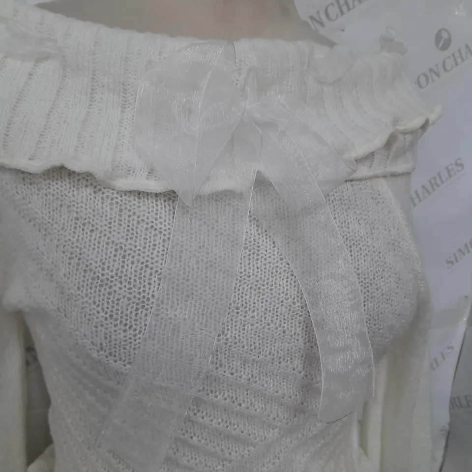 URBAN OUTFITTERS CRÈME BLOUSE TOP - SIZE XS