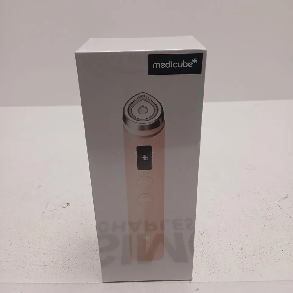 MEDICUBE AGE-R BOOSTER PRO SKINCARE DEVICE