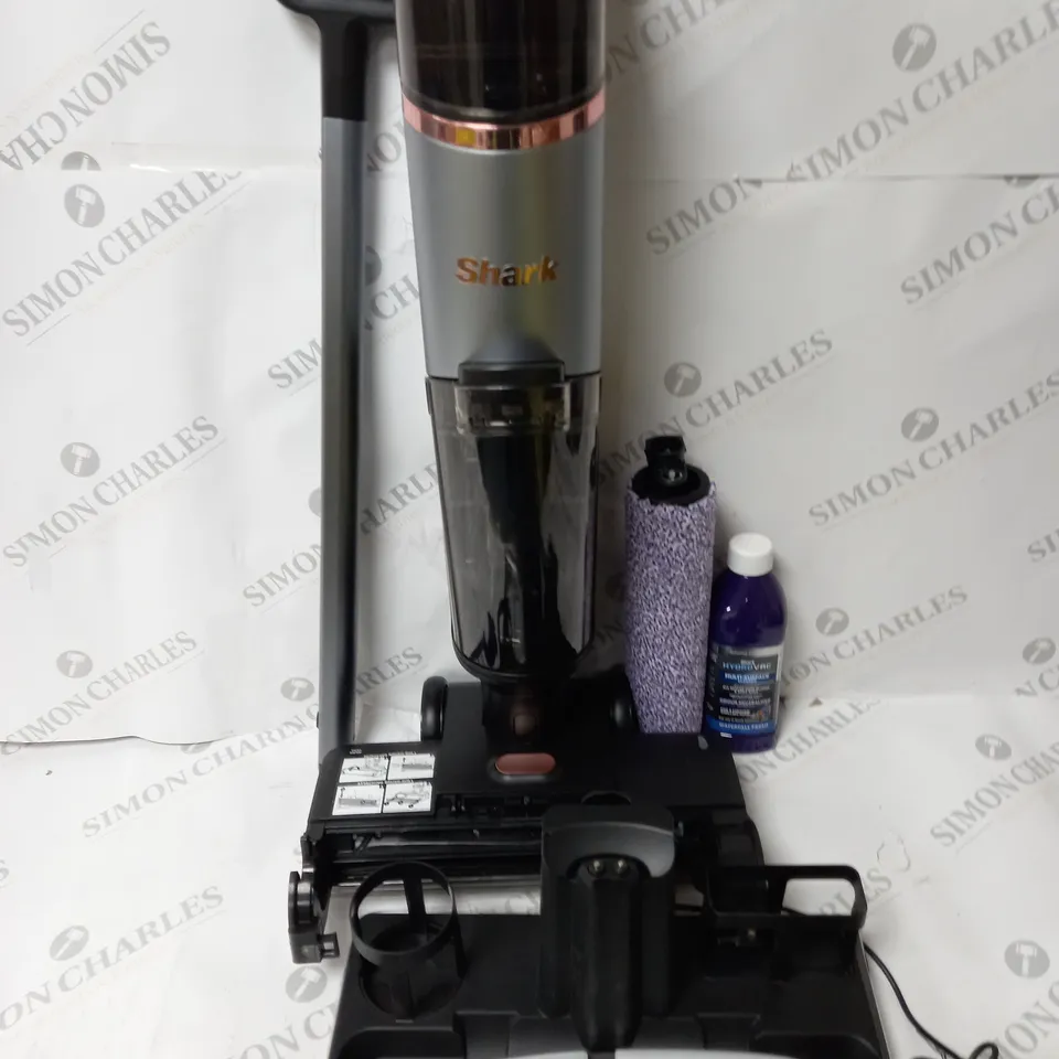 BOXED SHARK HYDROVAC HARD FLOOR WET & DRY CORDLESS CLEANER WD210UK