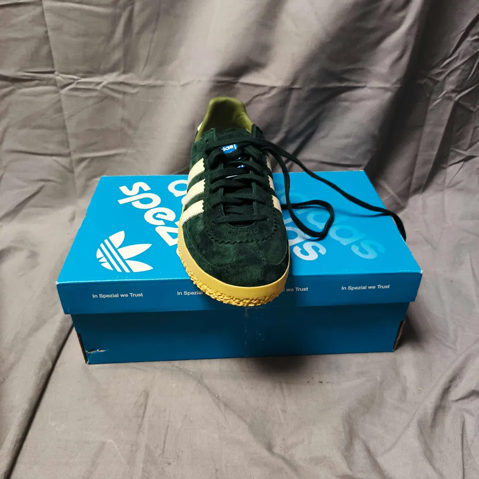 ADIDAS GREEN SUEDE SNEAKERS WITH WHITE THREE STRIPES AND GUM SOLE – WITH BOX SIZE 8.5