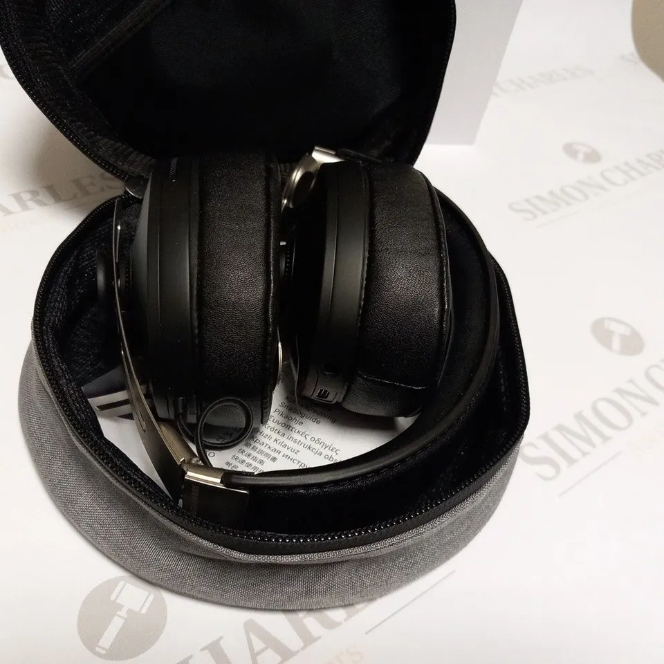 BOXED SENNHEISER MOMENTUM WIRELESS AROUND EAR HEADPHONES