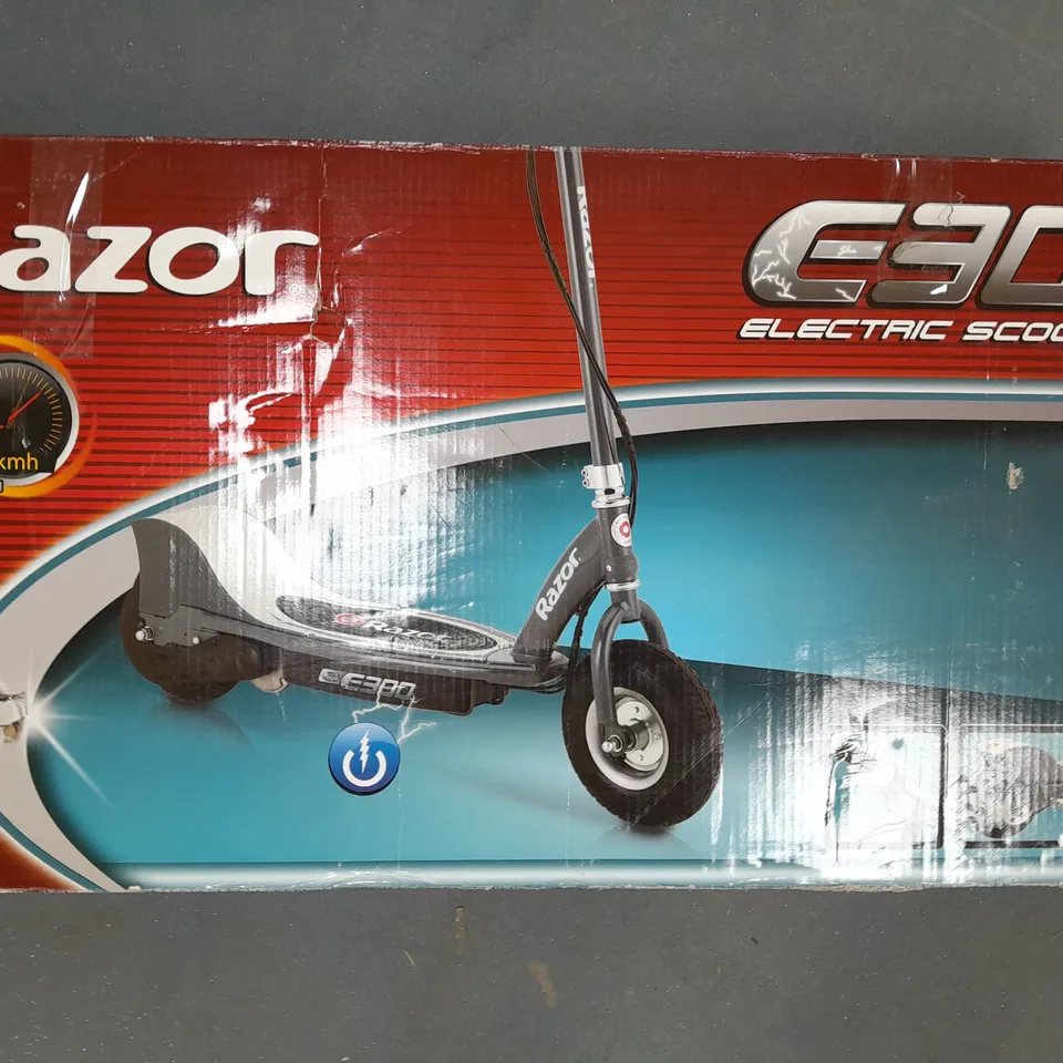 BOXED RAZOR E300 24V ELECTRIC SCOOTER - COLLECTION ONLY