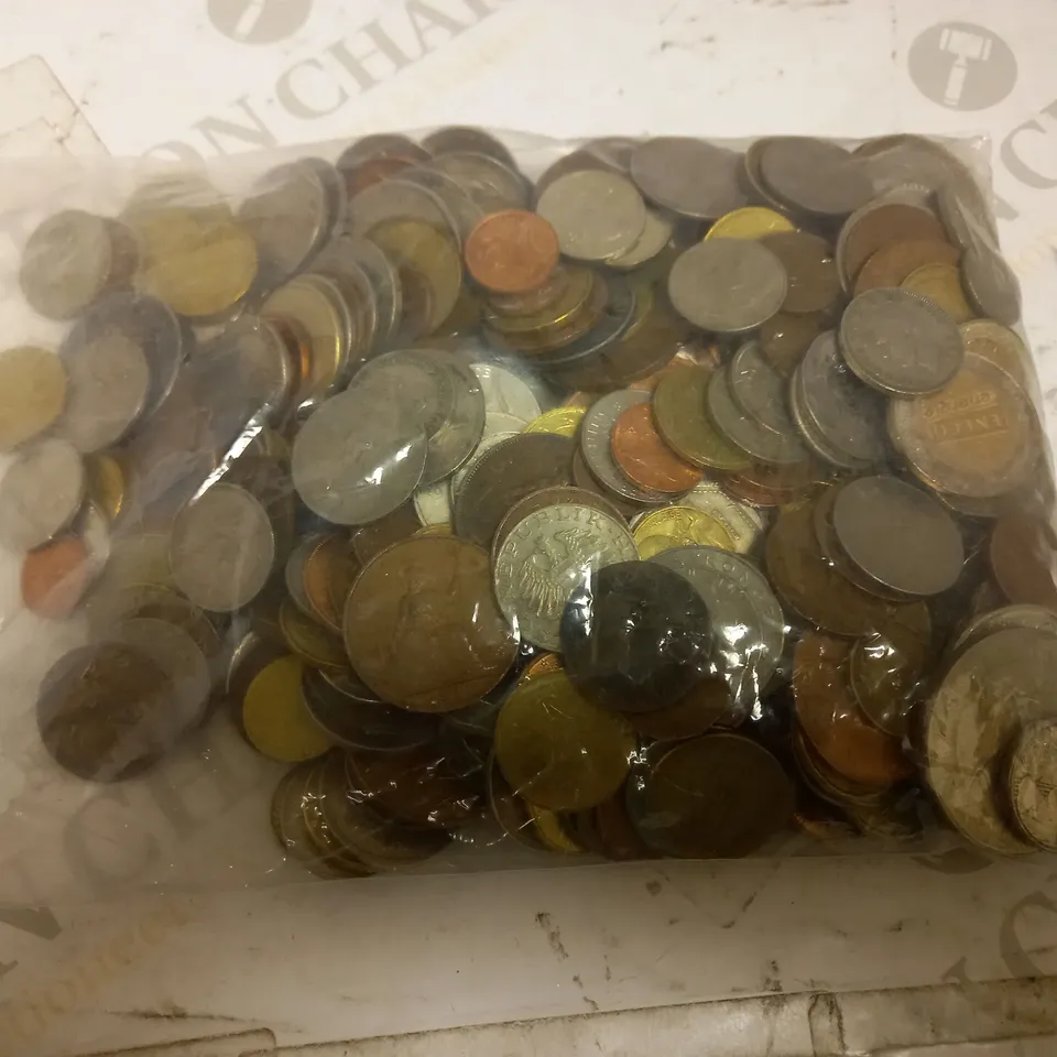 LOT OF APPROXIMATELY 100 ASSORTED COINS