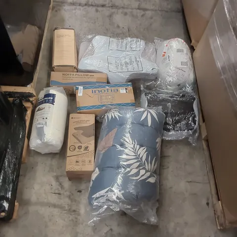 PALLET TO CONTAIN A LARGE ASSORTMENT OF PILLOWS, CUSHIONS AND RELATED PRODUCTS