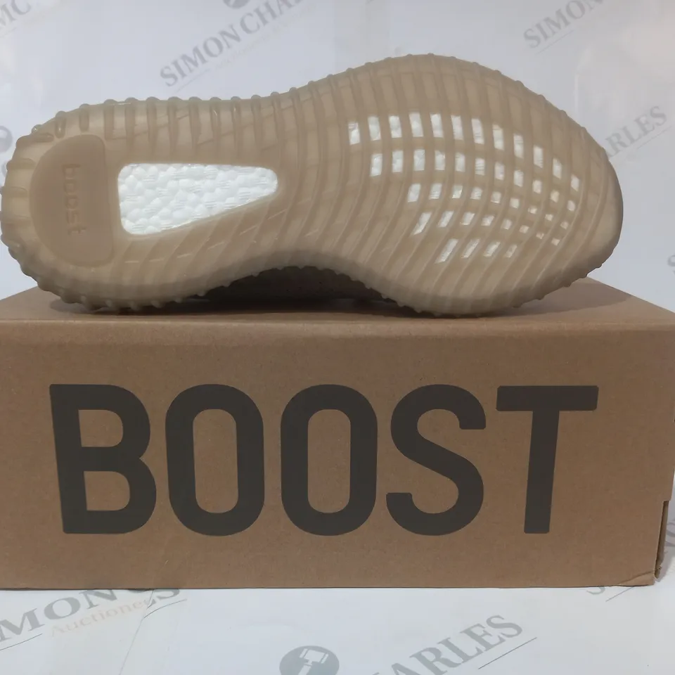 BOXED PAIR OF ADIDAS YEEZY BOOST 350 V2 SHOES IN SLATE/BLACK UK SIZE 9