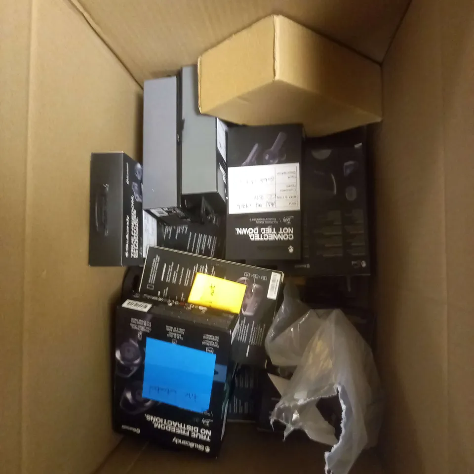BOX OF APPROX 20 ASSORTED FAULTY SKULLCANDY HEADSETS IN VARIOUS STYLES AND COLOURS
