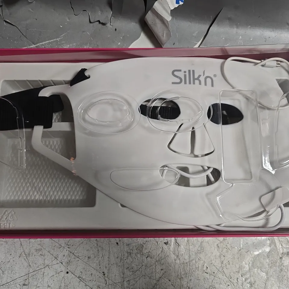 BOXED SILK'N LED FACE MASK 100
