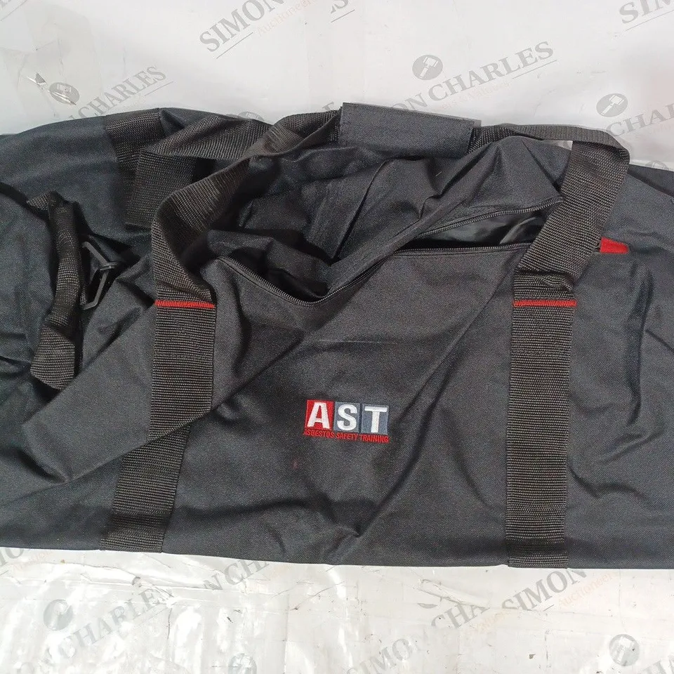 AST DUFFLE BAG IN BLACK