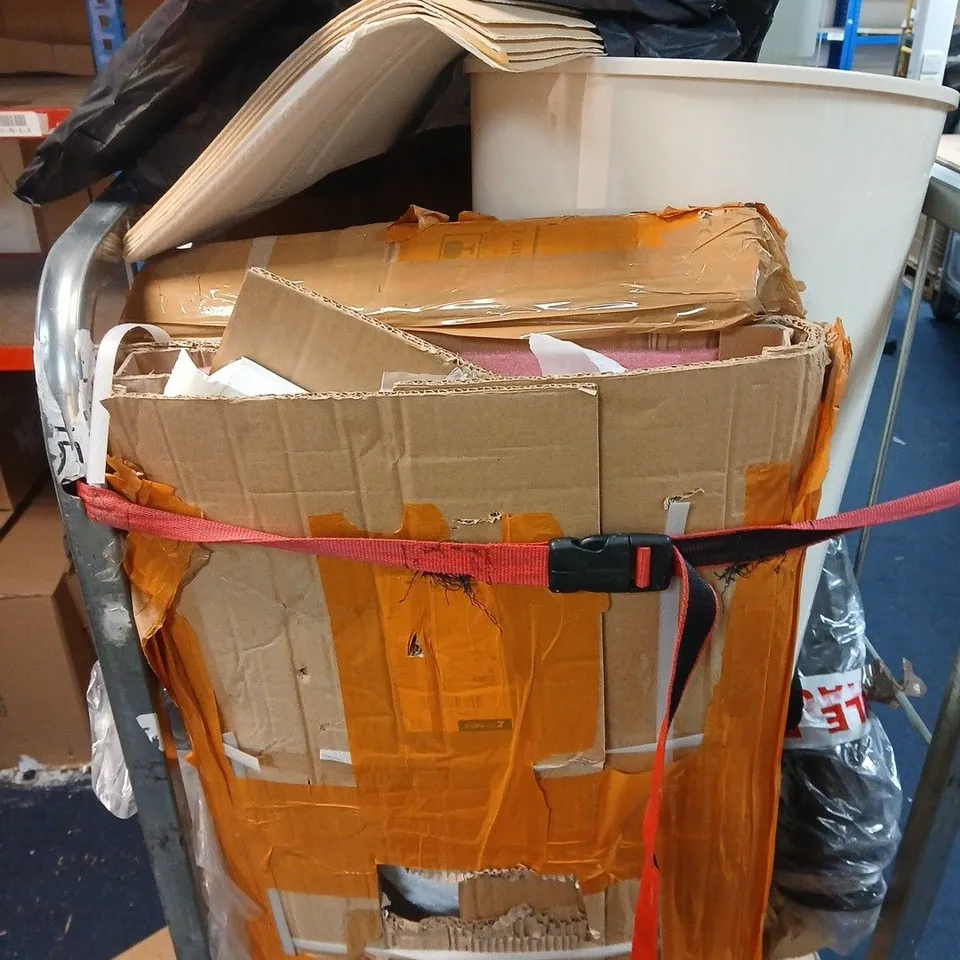 APPROXIMATELY 10 ASSORTED HOUSEHOLD PRODUCTS TO INCLUDE THROW, CUSHION, STICK ON TILES ETC - COLLECTION ONLY