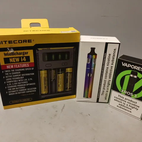 APPROXIMATELY 20 VAPES, E-CIGARETTES & ACCESSORIES TO INCLUDE VAPORESSO XROS 3, INNOKIN ENDURA T20 S, NITECORE INTELLICHARGER, ETC