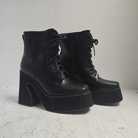 BOXED PAIR OF SEDAI PLATFORM BLOCK HEEL ANKLE BOOTS IN BLACK SIZE 7