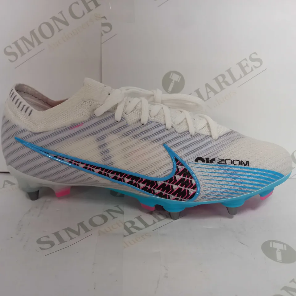 NIKE AIR ZOOM FOOTBALL BOOTS WITH STUDS - UK 7