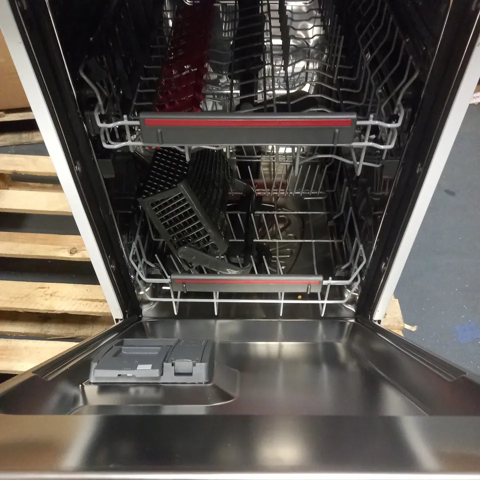 AEG FFB62407ZW FREESTANDING SLIMLINE DISHWASHER - COLLECTION ONLY 