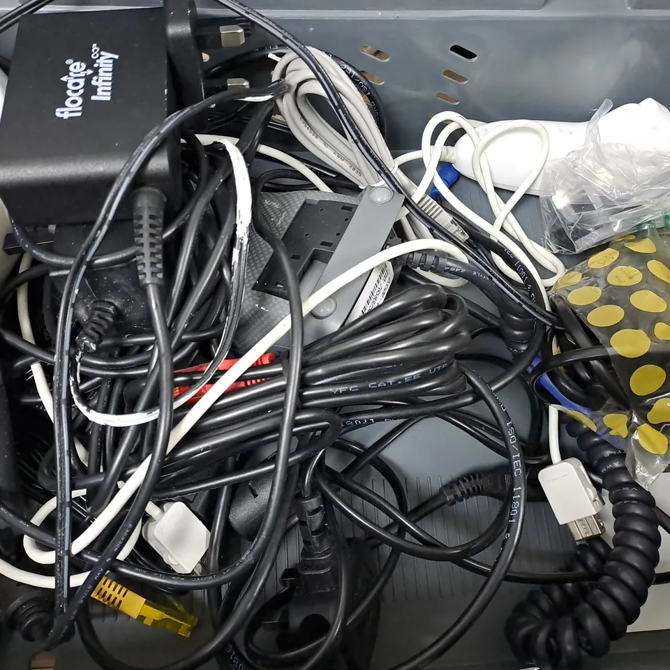 LARGE QUANTITY OF ASSORTED ELECTRICAL PRODUCTS TO INCLUDE; CABLES, PLUGS AND CHARGERS
