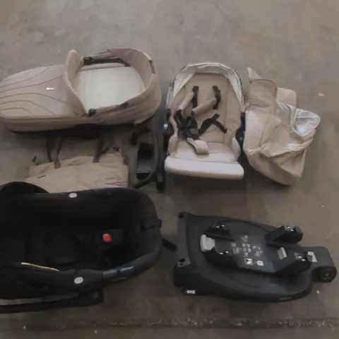 BOXED VENICCI CARRYCOT, CAR SEAT AND ACCESSORIES (2 BOXES)