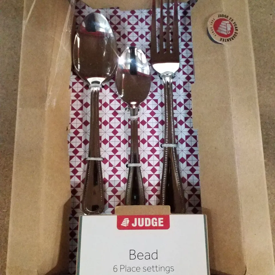 BOXED JUDGE 44 PIECE STAINLESS STEEL CUTLERY SET, BEAD DESIGN 