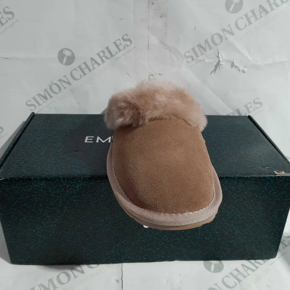 BOXED EMU NEST JOLIE SHEEPSKIN SLIPPERS, CAMEL - SIZE 6