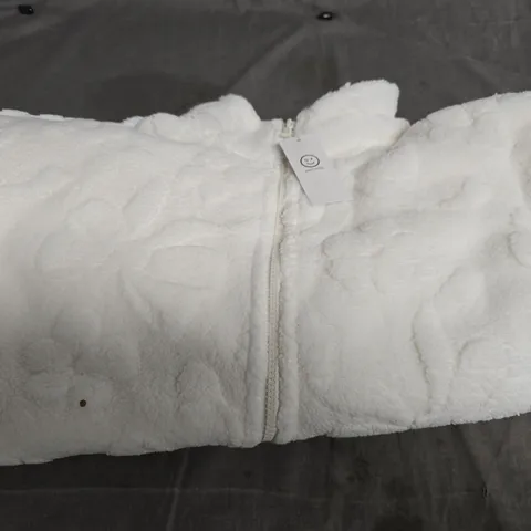 GILLY HICKS WOMEN’S WHITE PLUSH FLEECE ZIP-FRONT – XL