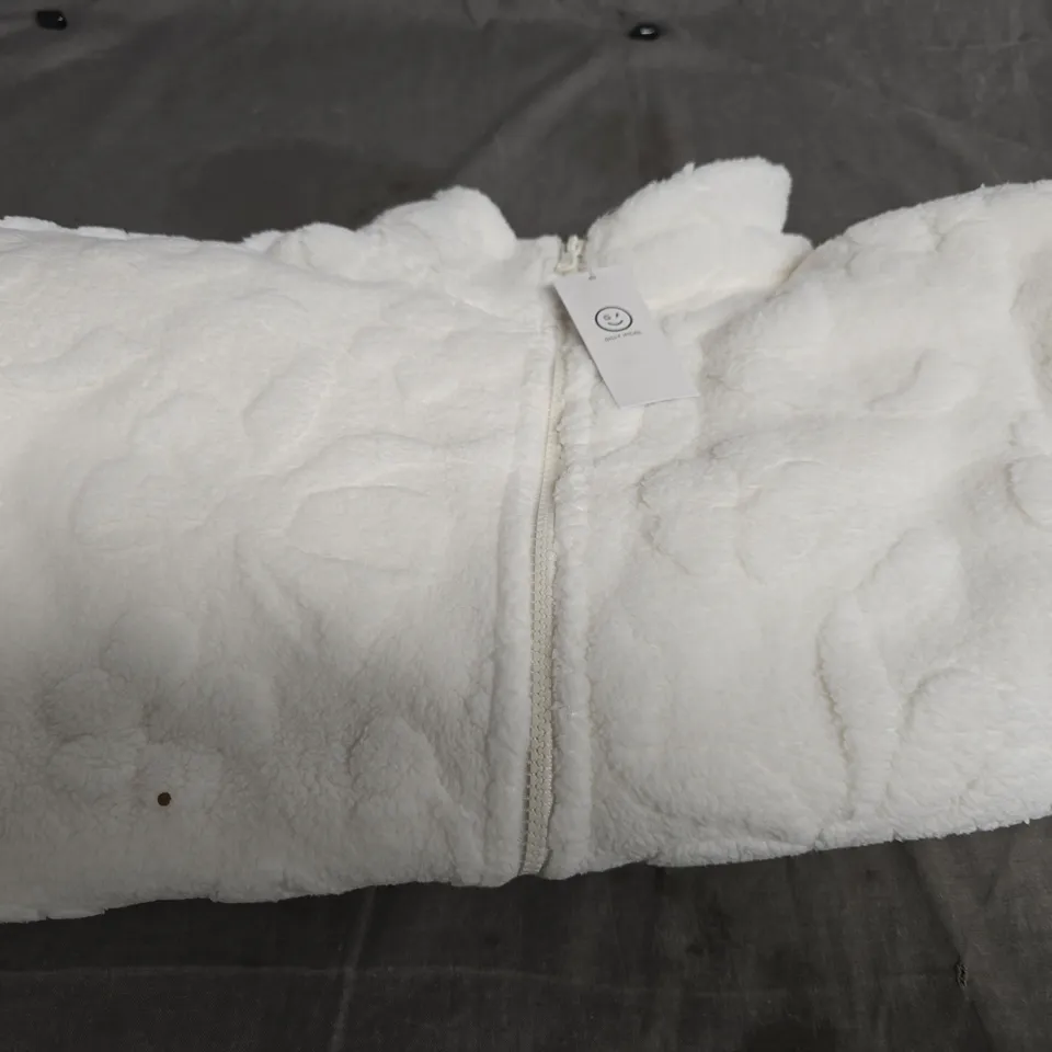 GILLY HICKS WOMEN’S WHITE PLUSH FLEECE ZIP-FRONT – XL