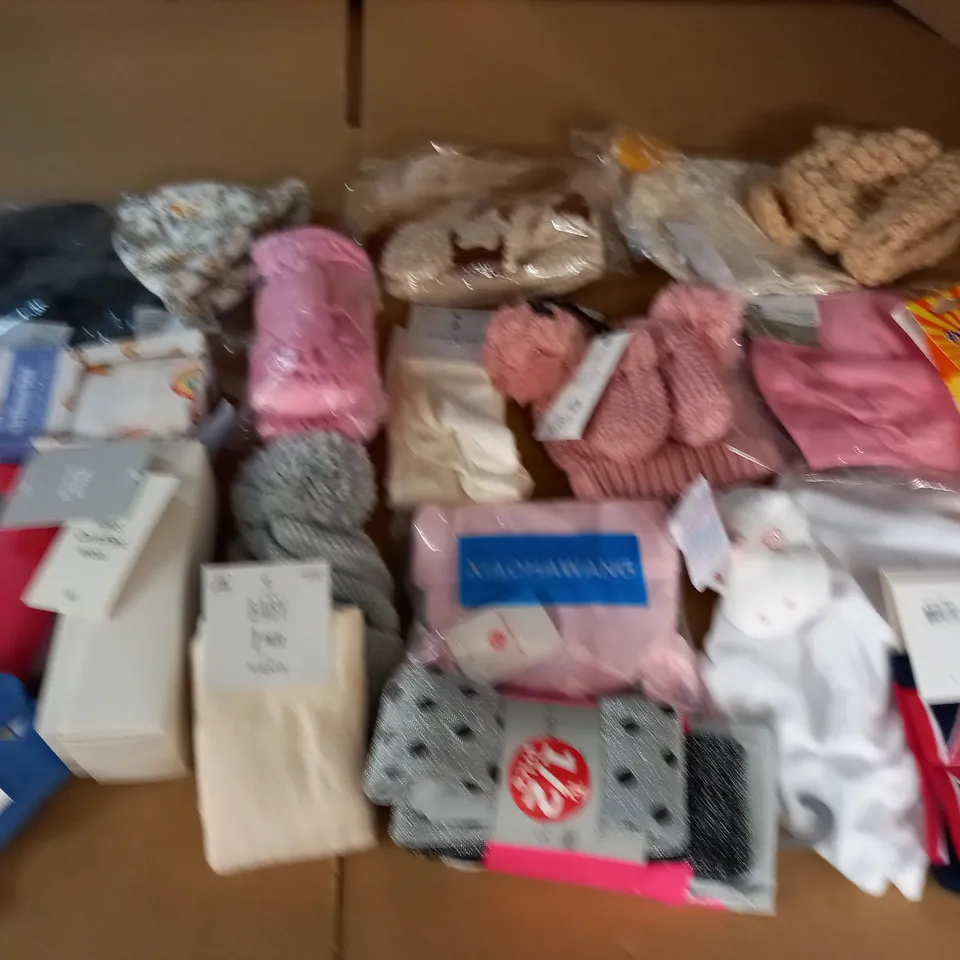 LOT OF ASSORTED KIDS CLOTHING ACCESSORIES 