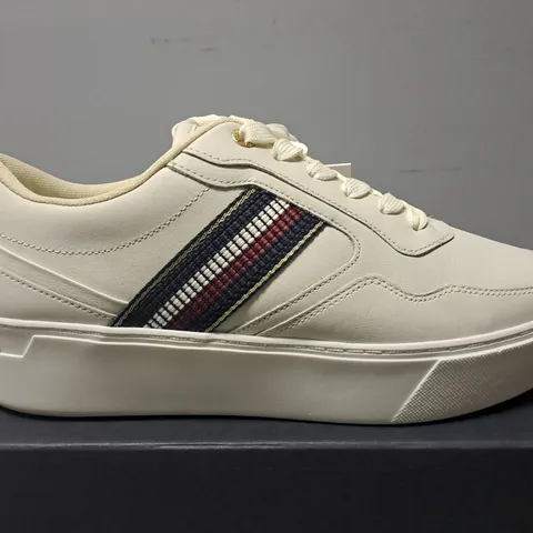 BOXED TOMMY HILFIGER STRIPES PLATFORM SNEAKER - SIZE 38