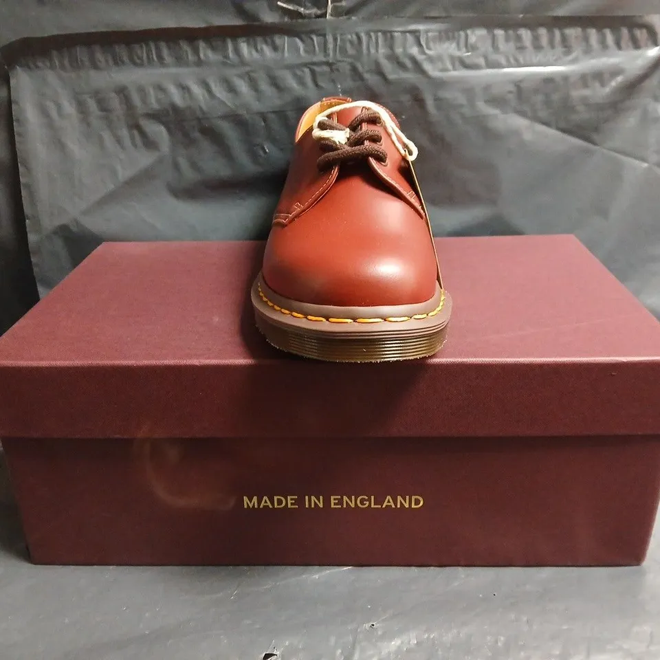 BOXED PAIR OF DR MARTENS VINTAGE 1461 SHOES IN OXBLOOD SIZE UK 4