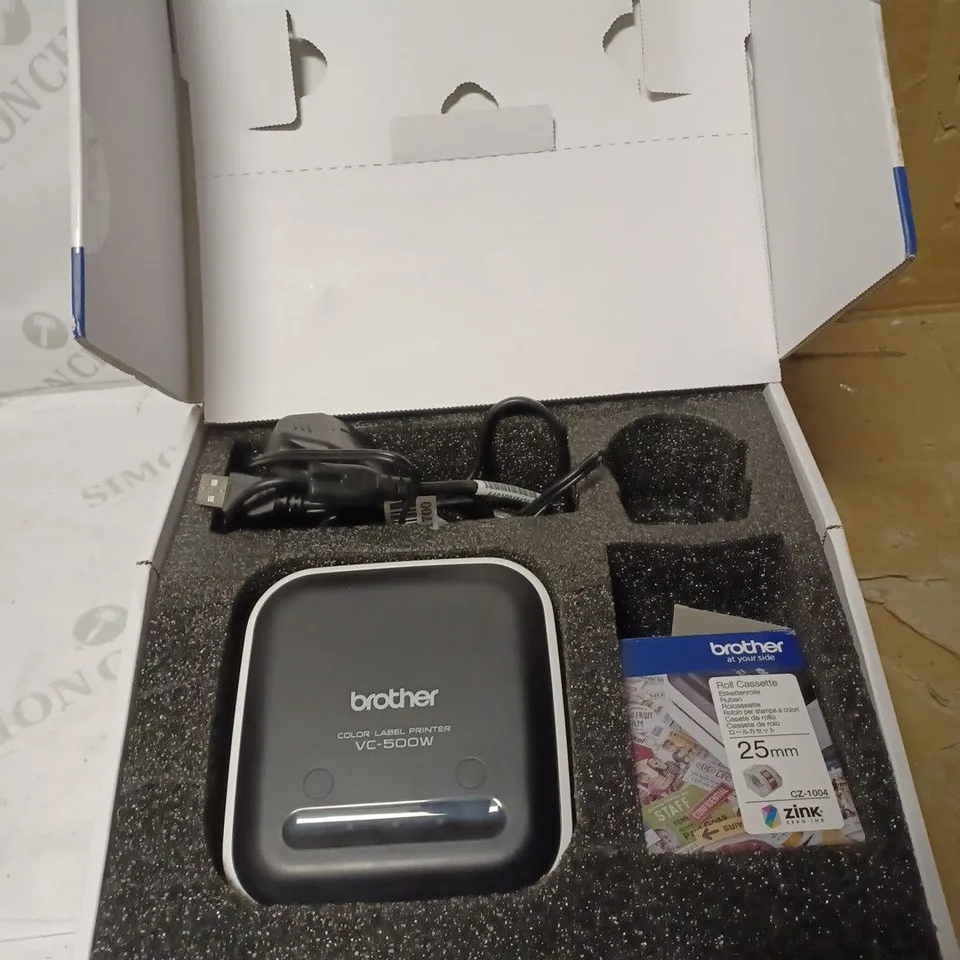 BROTHER LABEL PRINTER PRINTER WHITE / BLACK